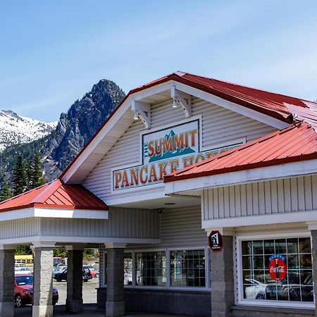The Summit Inn Snoqualmie Pass Exterior photo